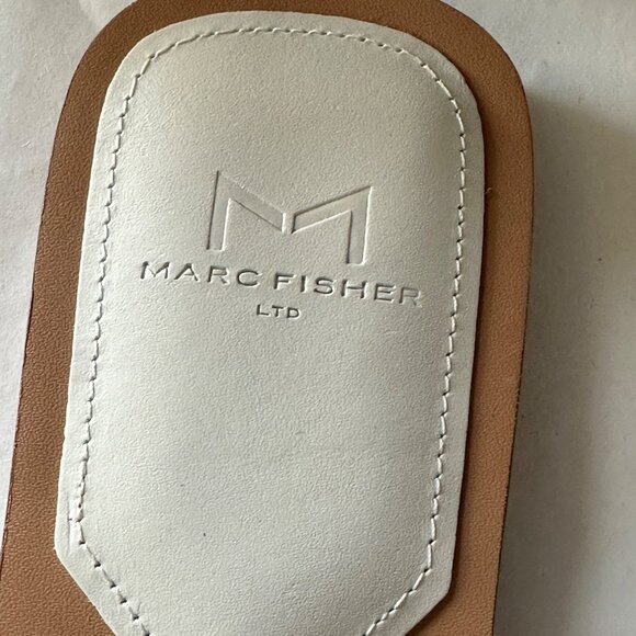 Marc Fisher Rosely NEW in box ivory leather with silvertone chain sz 7.5M sandal - Picture 3 of 6